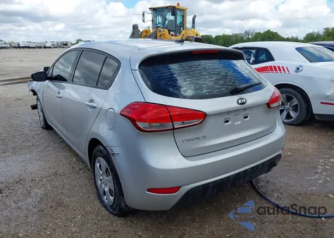 2017 Kia Forte Lx z USA, uszkodzony, nr VIN KNAFK5A85H5677725
